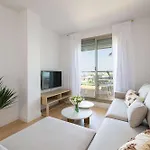Elegant 3br Penthouse With Sea View Pool & Garden Daire