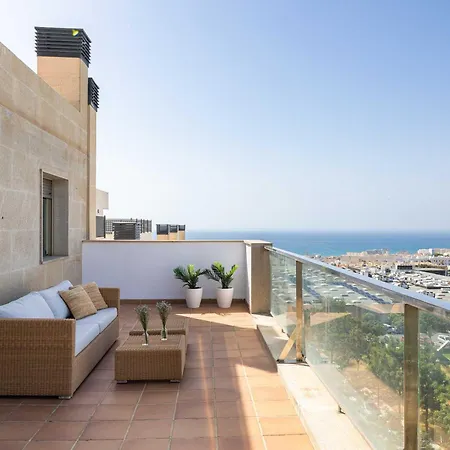 Elegant 3br Penthouse With Sea View Pool & Garden Торремолинос