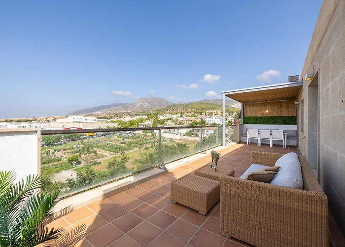 Elegant 3br Penthouse With Sea View Pool & Garden Torremolinos