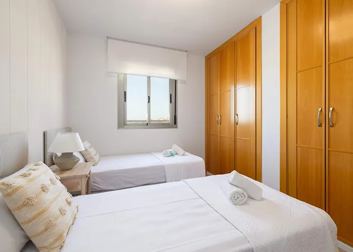 Elegant 3br Penthouse With Sea View Pool & Garden Apartamento Torremolinos