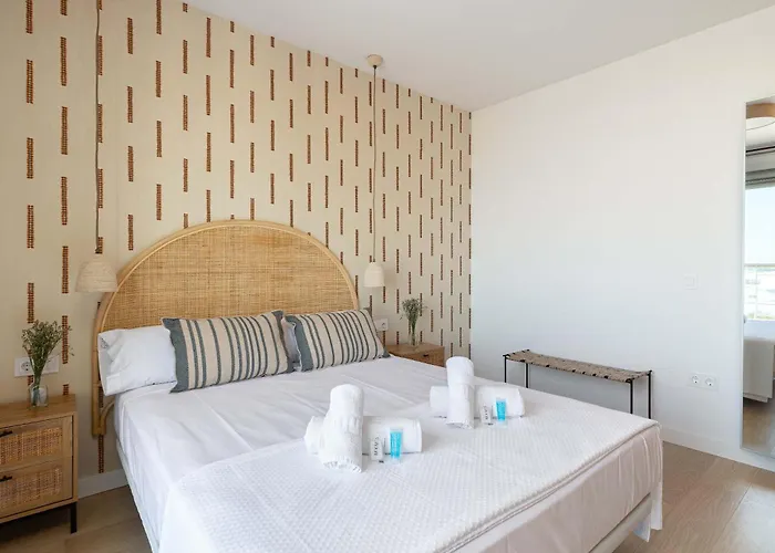 Elegant 3br Penthouse With Sea View Pool & Garden Apartamento Torremolinos