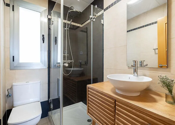 Lägenhet Elegant 3br Penthouse With Sea View Pool & Garden Torremolinos