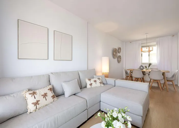 Elegant 3br Penthouse With Sea View Pool & Garden Lägenhet