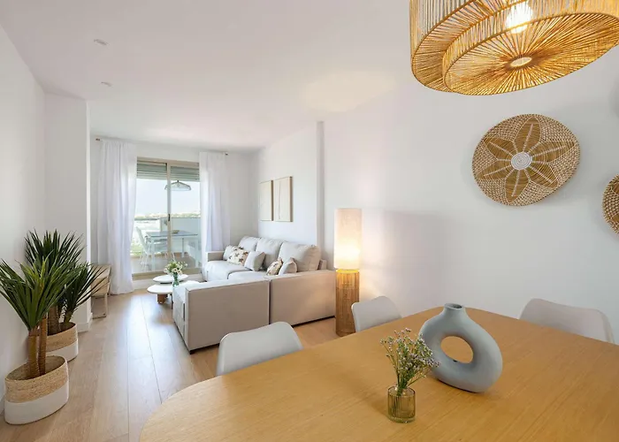 Lägenhet Elegant 3br Penthouse With Sea View Pool & Garden